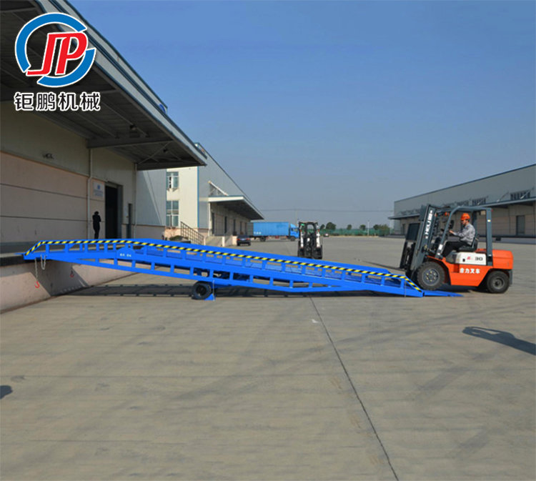 月臺(tái)登車(chē)橋